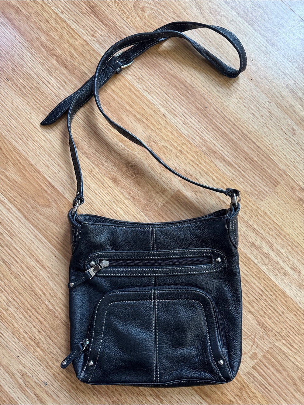 Tiganello Genuine Leather Crossbody Bag 🔅 Classic Everyday Style